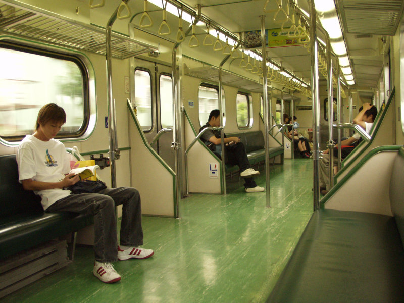 台灣鐵路旅遊攝影電車-區間車行車特寫攝影照片91