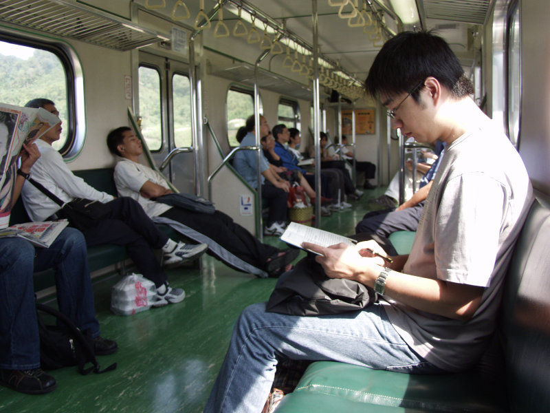 台灣鐵路旅遊攝影電車-區間車行車特寫攝影照片97