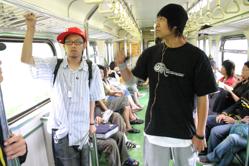 台灣鐵路旅遊攝影電車-區間車電車街舞表演攝影照片7