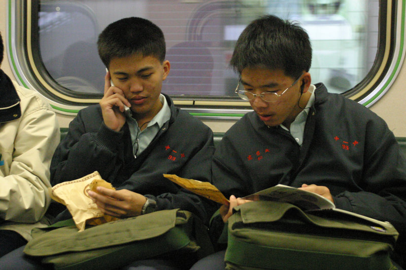 台灣鐵路旅遊攝影街拍帥哥一中同學2005-02-22攝影照片2