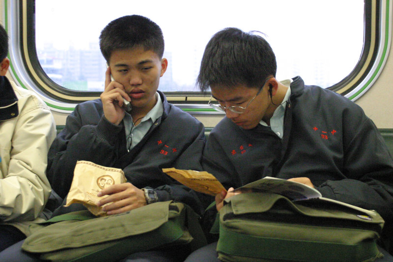 台灣鐵路旅遊攝影街拍帥哥一中同學2005-02-22攝影照片3