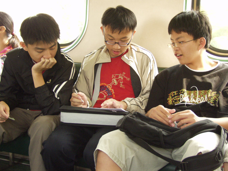 台灣鐵路旅遊攝影街拍帥哥交談的旅客2004-12-06(1)攝影照片6