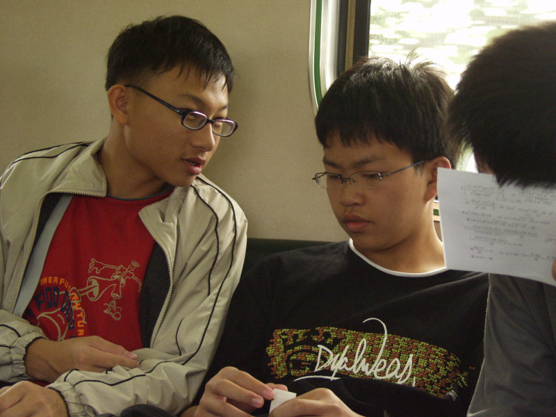 台灣鐵路旅遊攝影街拍帥哥交談的旅客2004-12-06(1)攝影照片11