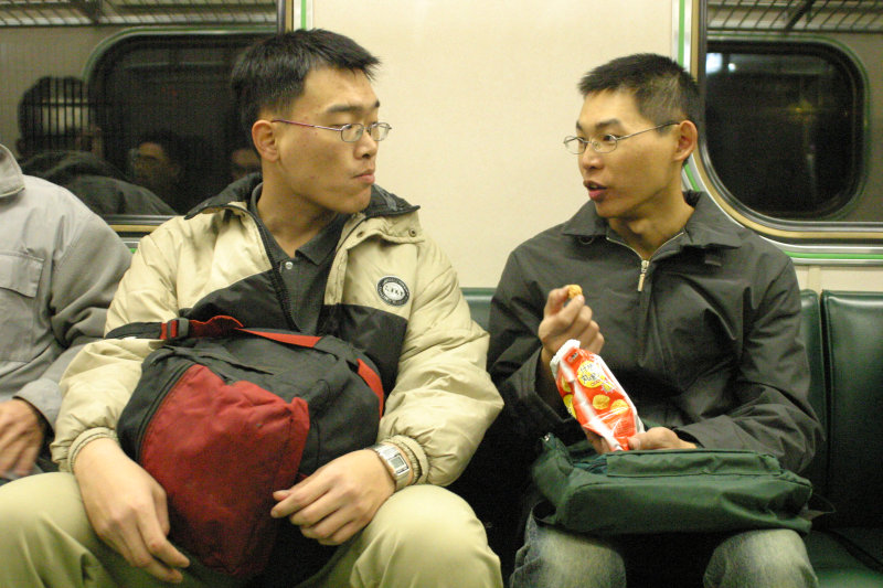 台灣鐵路旅遊攝影街拍帥哥后里阿兵哥2005-03-18攝影照片1