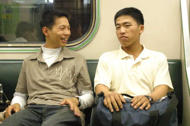 台灣鐵路旅遊攝影街拍帥哥后里阿兵哥2005-04-15攝影照片4