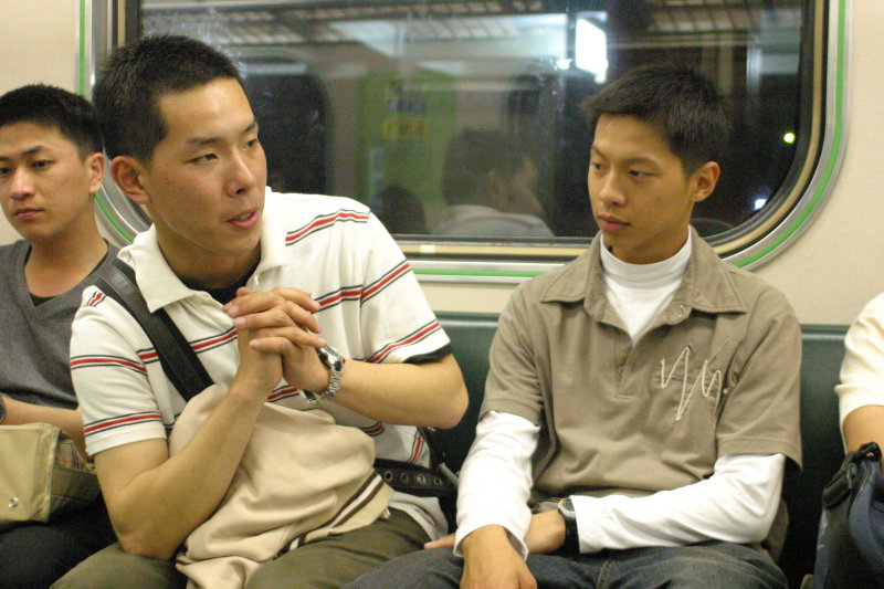 台灣鐵路旅遊攝影街拍帥哥后里阿兵哥2005-04-15攝影照片10
