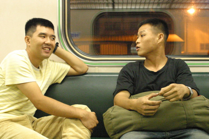 台灣鐵路旅遊攝影街拍帥哥后里阿兵哥2005-07-22攝影照片14