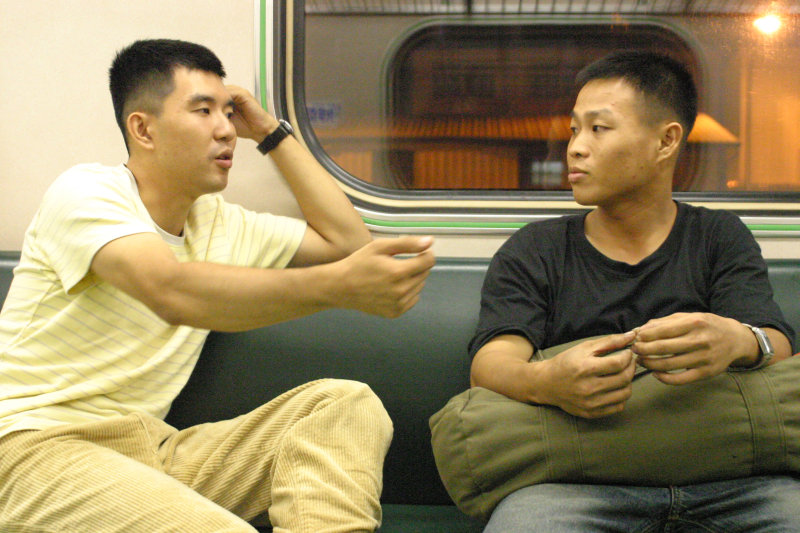台灣鐵路旅遊攝影街拍帥哥后里阿兵哥2005-07-22攝影照片16