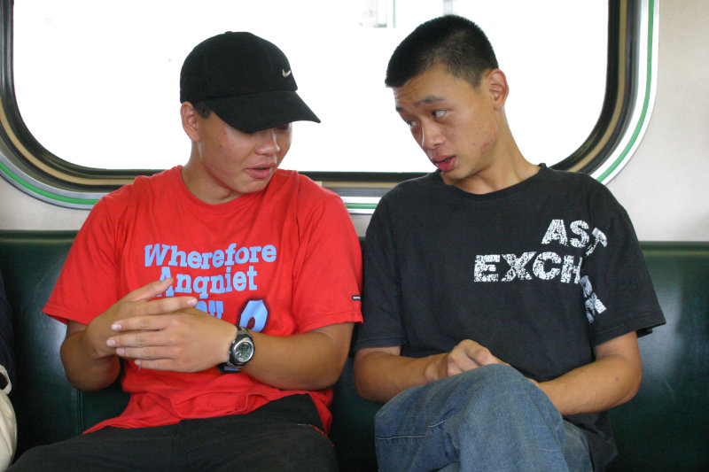 台灣鐵路旅遊攝影街拍帥哥對話旅客(1)2005-07-31攝影照片4