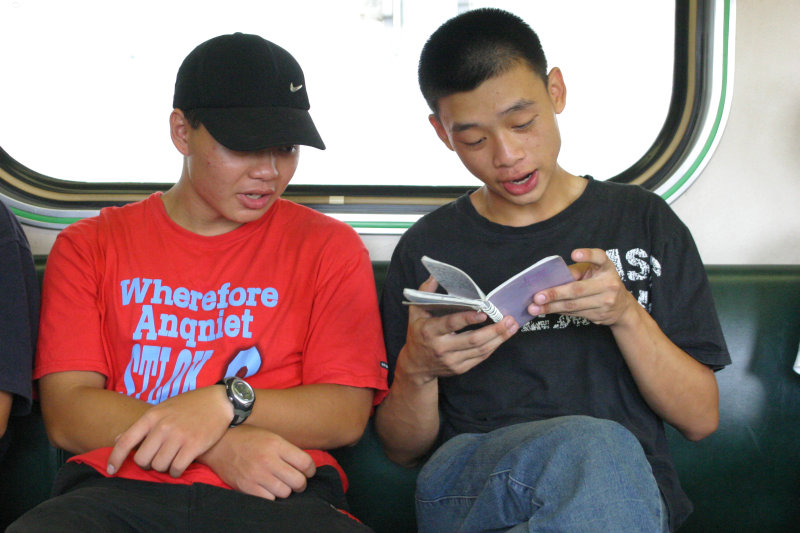 台灣鐵路旅遊攝影街拍帥哥對話旅客(1)2005-07-31攝影照片7