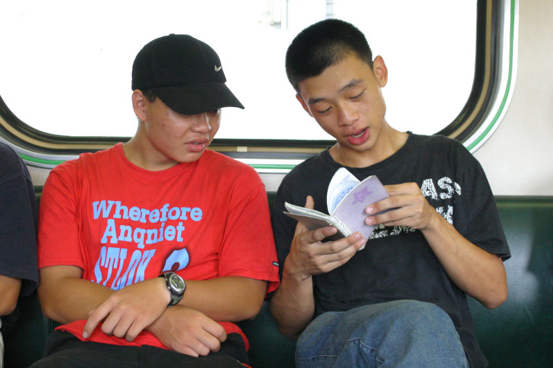 台灣鐵路旅遊攝影街拍帥哥對話旅客(1)2005-07-31攝影照片8