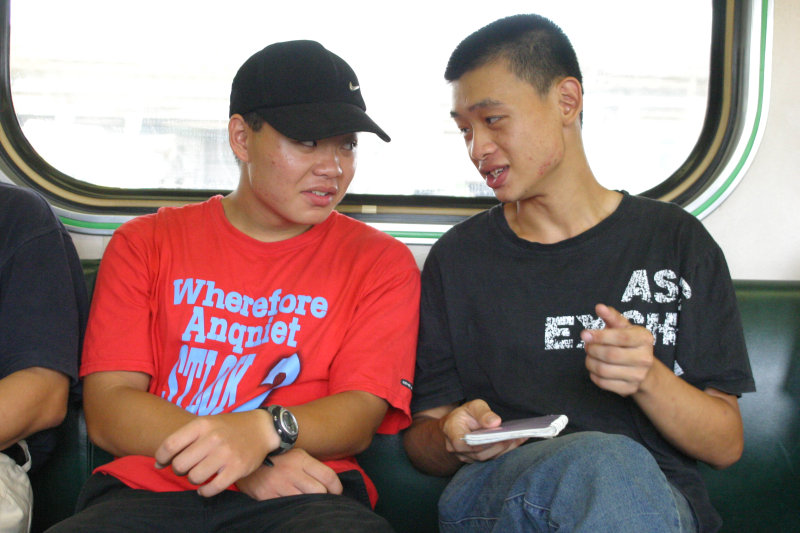 台灣鐵路旅遊攝影街拍帥哥對話旅客(1)2005-07-31攝影照片17