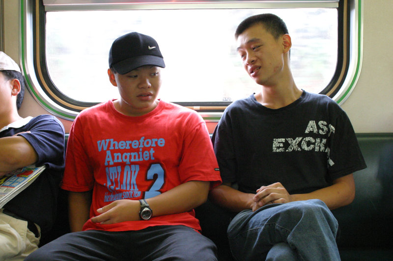 台灣鐵路旅遊攝影街拍帥哥對話旅客(1)2005-07-31攝影照片34