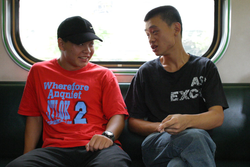 台灣鐵路旅遊攝影街拍帥哥對話旅客(1)2005-07-31攝影照片51