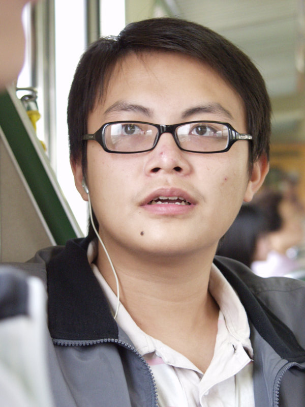 台灣鐵路旅遊攝影街拍帥哥對話旅客(2)2005-10-15攝影照片33