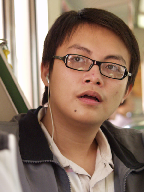 台灣鐵路旅遊攝影街拍帥哥對話旅客(2)2005-10-15攝影照片38