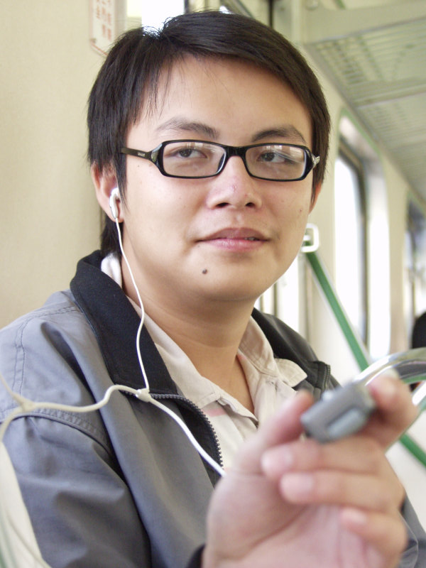 台灣鐵路旅遊攝影街拍帥哥對話旅客(2)2005-10-15攝影照片43