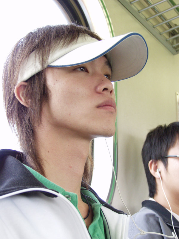 台灣鐵路旅遊攝影街拍帥哥對話旅客(2)2005-10-15攝影照片44