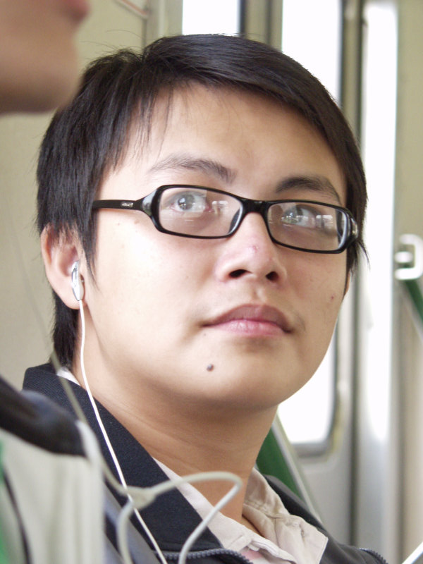 台灣鐵路旅遊攝影街拍帥哥對話旅客(2)2005-10-15攝影照片46