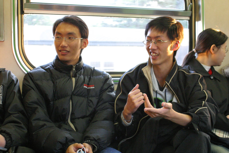 台灣鐵路旅遊攝影街拍帥哥對話旅客2005-03-06攝影照片14