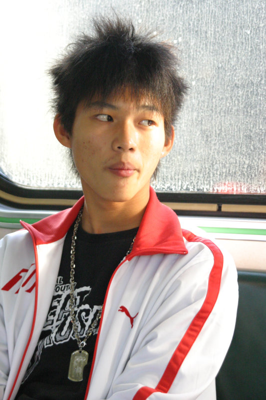 台灣鐵路旅遊攝影街拍帥哥對話旅客2005-12-31攝影照片10