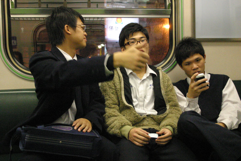 台灣鐵路旅遊攝影街拍帥哥對話旅客20080307攝影照片4