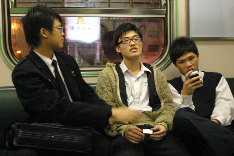 台灣鐵路旅遊攝影街拍帥哥對話旅客20080307攝影照片5