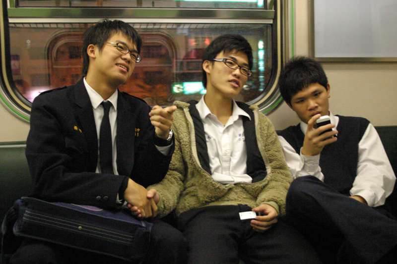 台灣鐵路旅遊攝影街拍帥哥對話旅客20080307攝影照片7