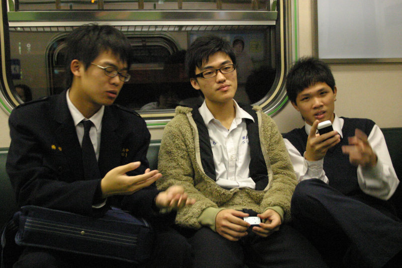台灣鐵路旅遊攝影街拍帥哥對話旅客20080307攝影照片8
