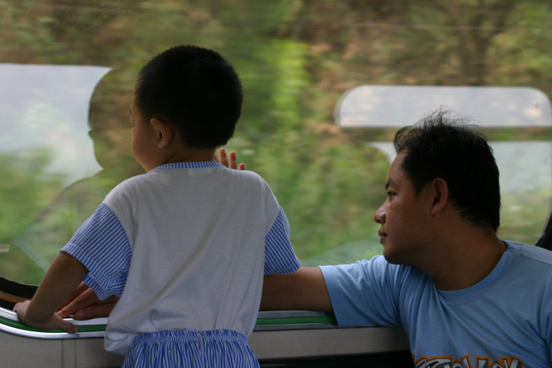台灣鐵路旅遊攝影街拍帥哥父與子2005-07-31攝影照片4