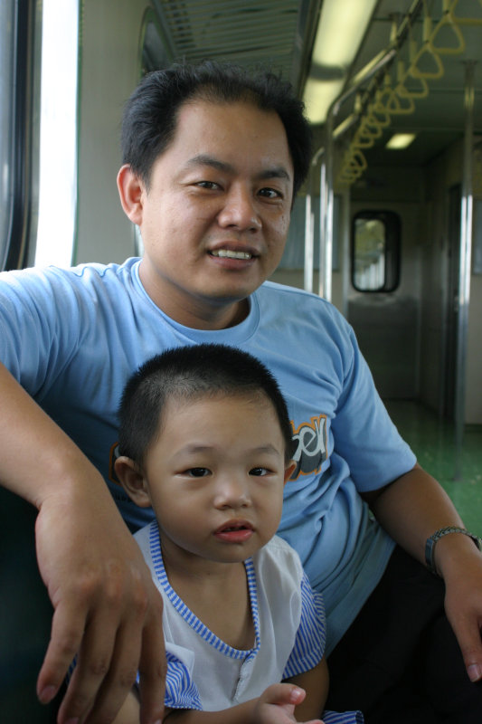 台灣鐵路旅遊攝影街拍帥哥父與子2005-07-31攝影照片10