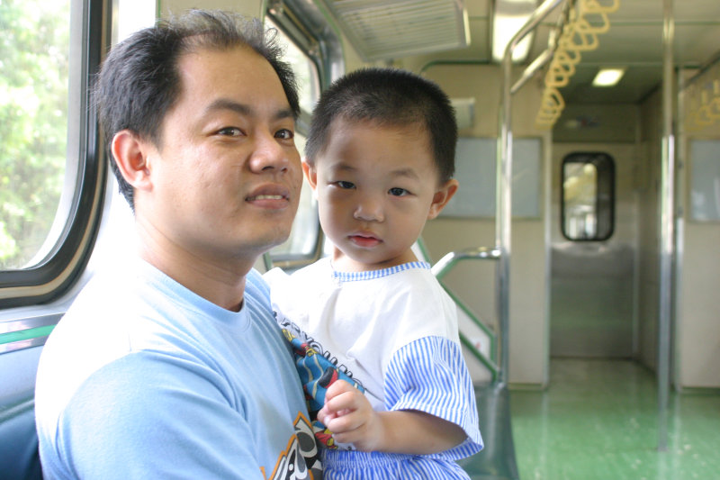 台灣鐵路旅遊攝影街拍帥哥父與子2005-07-31攝影照片19