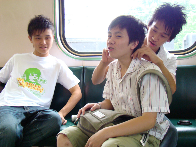 台灣鐵路旅遊攝影街拍帥哥邀請20070610攝影照片1