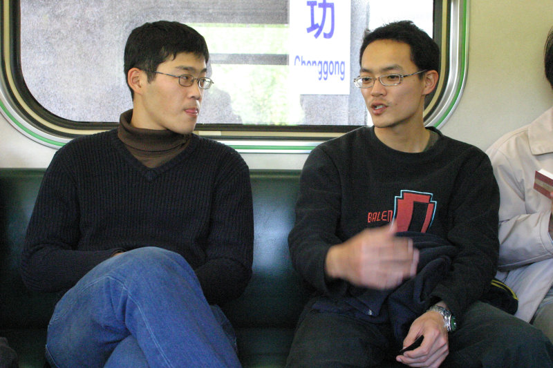 台灣鐵路旅遊攝影街拍帥哥阿兵哥的對話2005-02-10攝影照片9