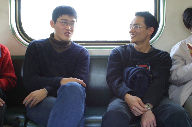 台灣鐵路旅遊攝影街拍帥哥阿兵哥的對話2005-02-10攝影照片14