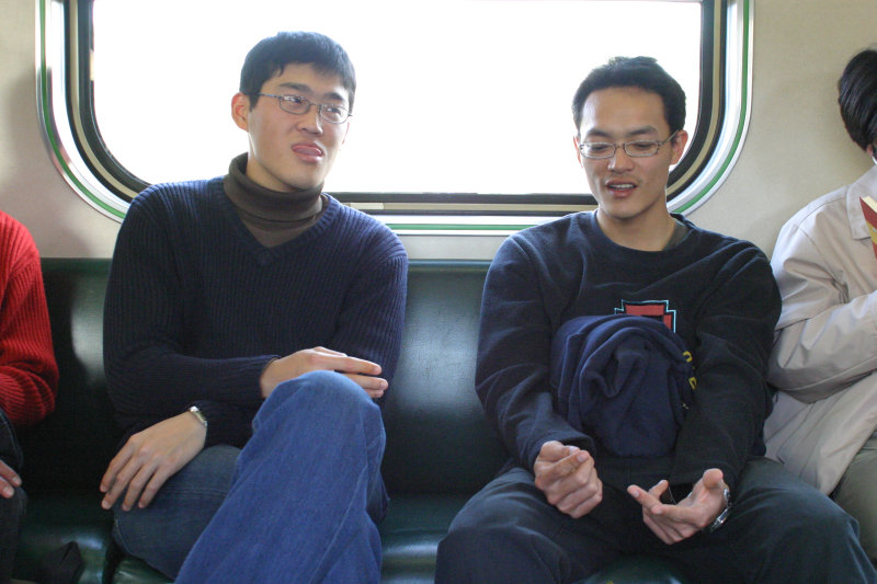 台灣鐵路旅遊攝影街拍帥哥阿兵哥的對話2005-02-10攝影照片15