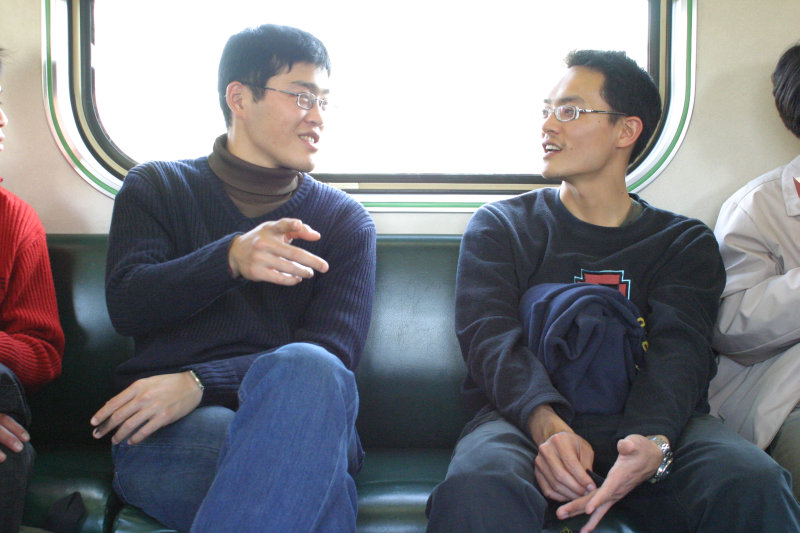 台灣鐵路旅遊攝影街拍帥哥阿兵哥的對話2005-02-10攝影照片16