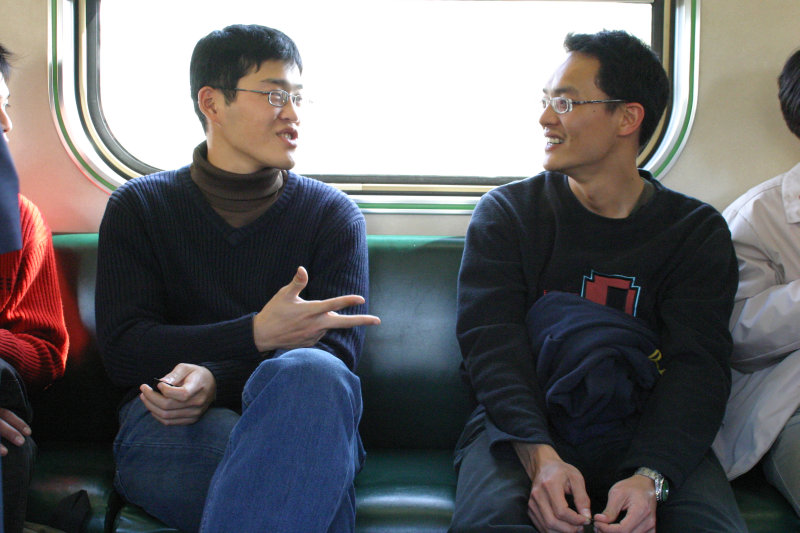 台灣鐵路旅遊攝影街拍帥哥阿兵哥的對話2005-02-10攝影照片18