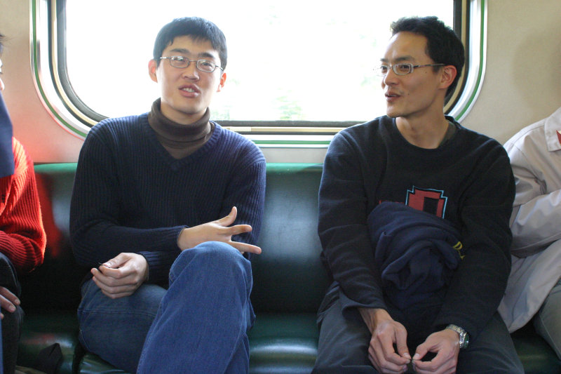 台灣鐵路旅遊攝影街拍帥哥阿兵哥的對話2005-02-10攝影照片19