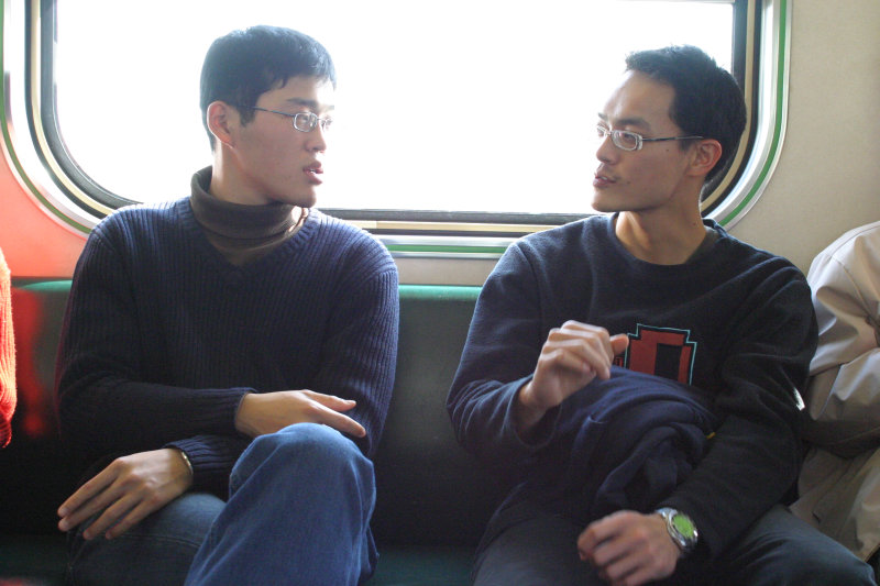 台灣鐵路旅遊攝影街拍帥哥阿兵哥的對話2005-02-10攝影照片22