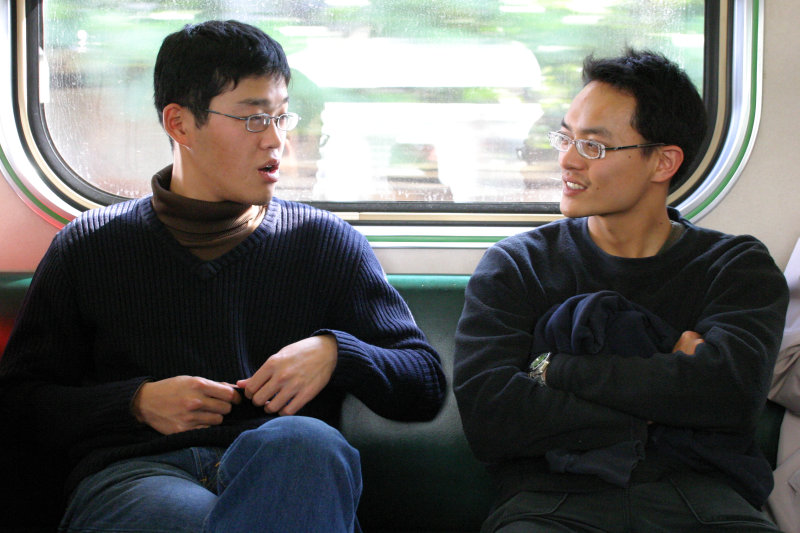 台灣鐵路旅遊攝影街拍帥哥阿兵哥的對話2005-02-10攝影照片26