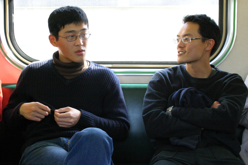 台灣鐵路旅遊攝影街拍帥哥阿兵哥的對話2005-02-10攝影照片27