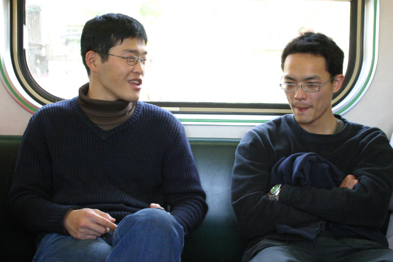 台灣鐵路旅遊攝影街拍帥哥阿兵哥的對話2005-02-10攝影照片31