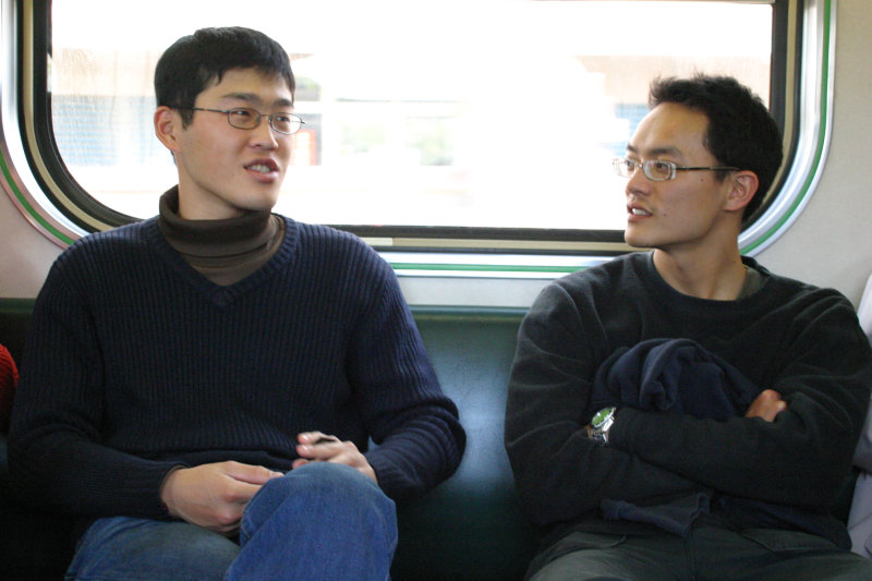 台灣鐵路旅遊攝影街拍帥哥阿兵哥的對話2005-02-10攝影照片32