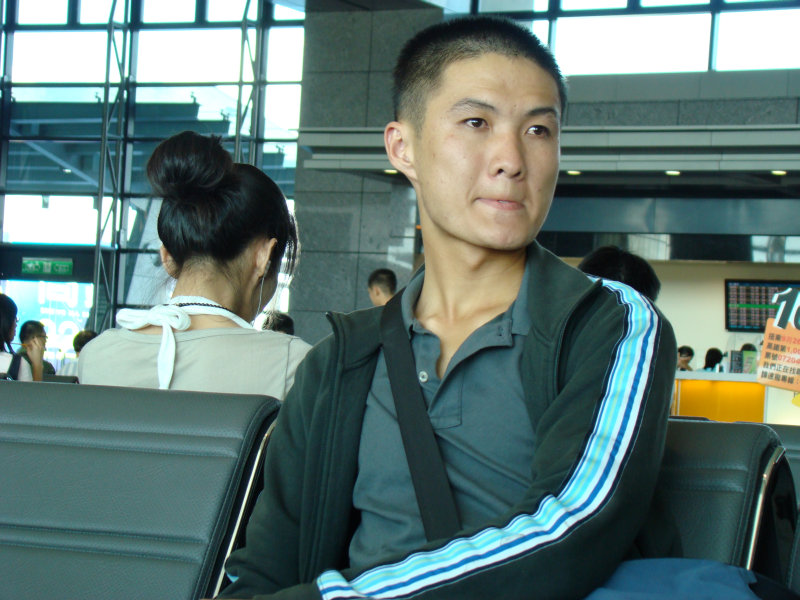 台灣鐵路旅遊攝影高鐵台灣高鐵台中烏日站旅客特寫篇攝影照片50
