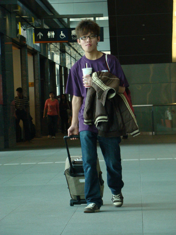 台灣鐵路旅遊攝影高鐵台灣高鐵台中烏日站旅客特寫篇攝影照片229